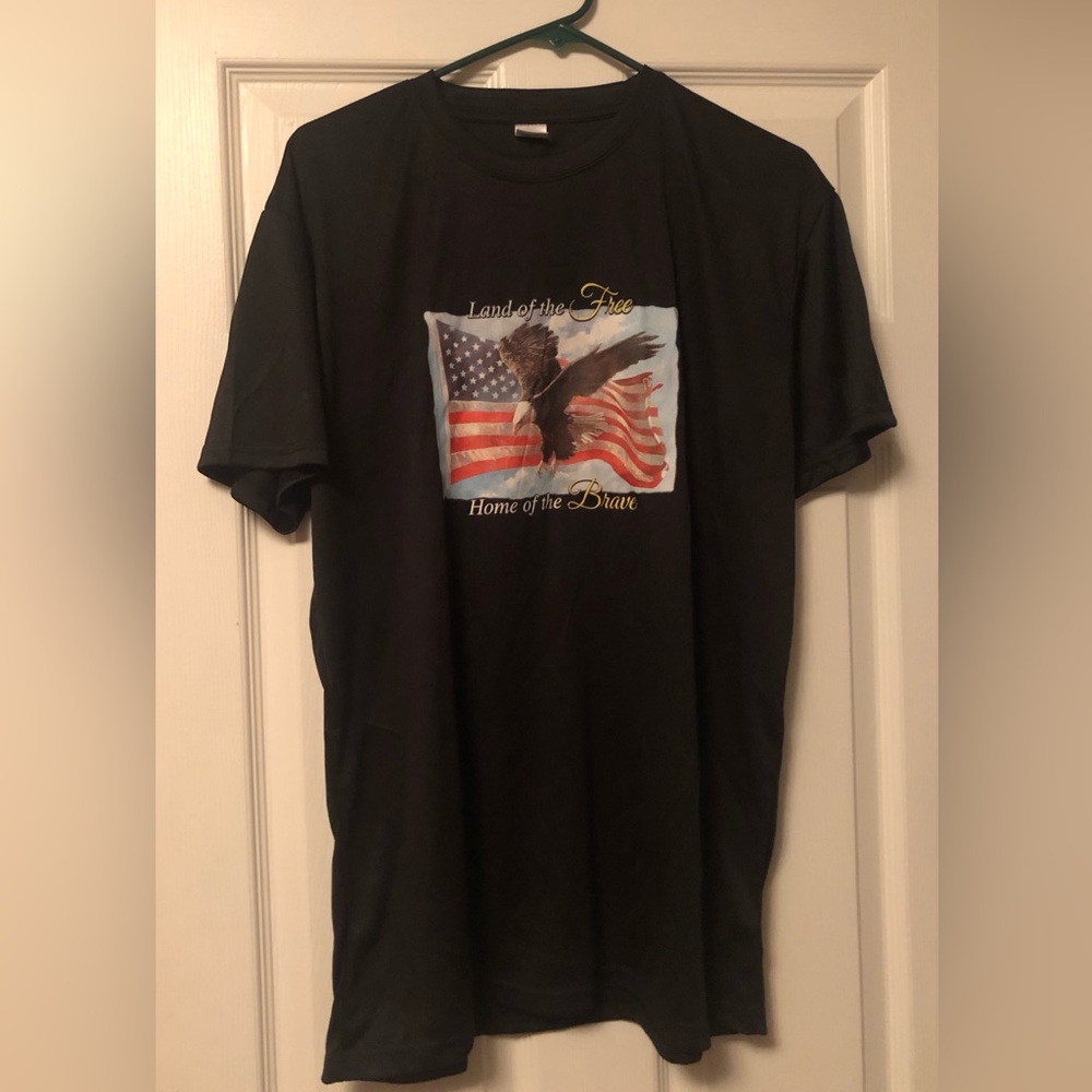 Patriotic Black T-Shirt with Eagle and American Flag Design